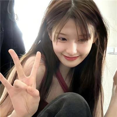 穿风信子蓝的少女